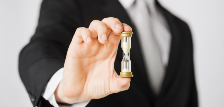 האם כדאי לרכוש ביטוח סיעודי? יתרונות ושיקולים