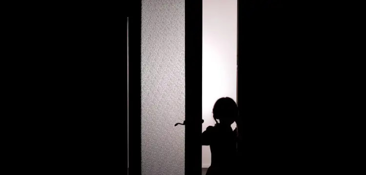 הוצאת ילדים מהבית בישראל: מדריך ראשוני להורים