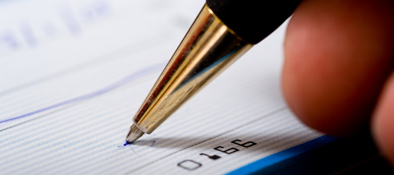 מה התוקף של שטר חוב שהחתימה עליו זויפה?