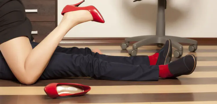 בעקבות הזוג מקולדפליי - עד כמה רומנים בעבודה נפוצים בישראל?