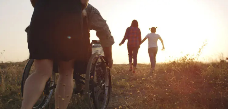 "החיים השתנו בשנייה אחת" - כך מתמודדות משפחות עם תאונות דרכים קשות